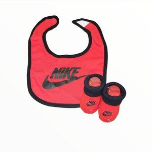 Nike Baby Bib and Socks Set